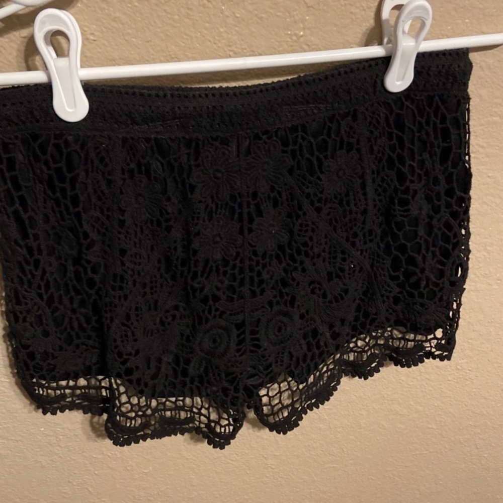 Shorts - Picture 3 of 3